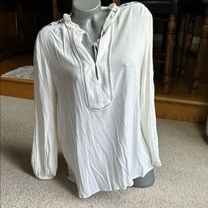 EXPRESS WHITE PEASANT PLOWS WITH OPEN SLEEVES